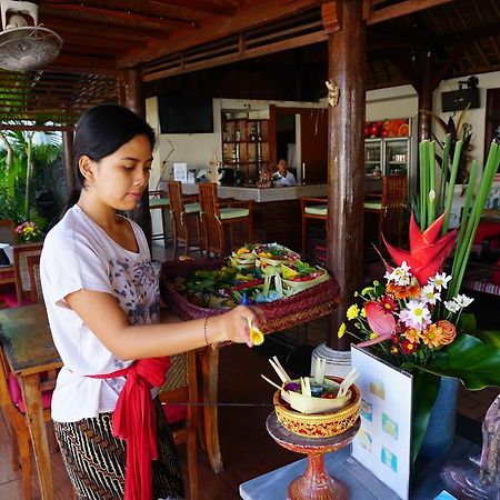 Yulia 2 Homestay Sanur Exteriör bild